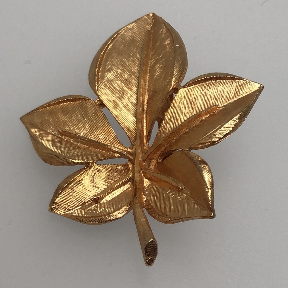 Vintage Five Leaf Textured Brushed Gold Tone Foliage Brooch Pin